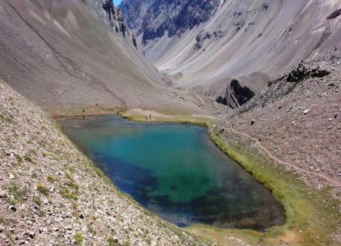 Embalse del Yeso y Laguna los Patos. Santiago, CHILE
